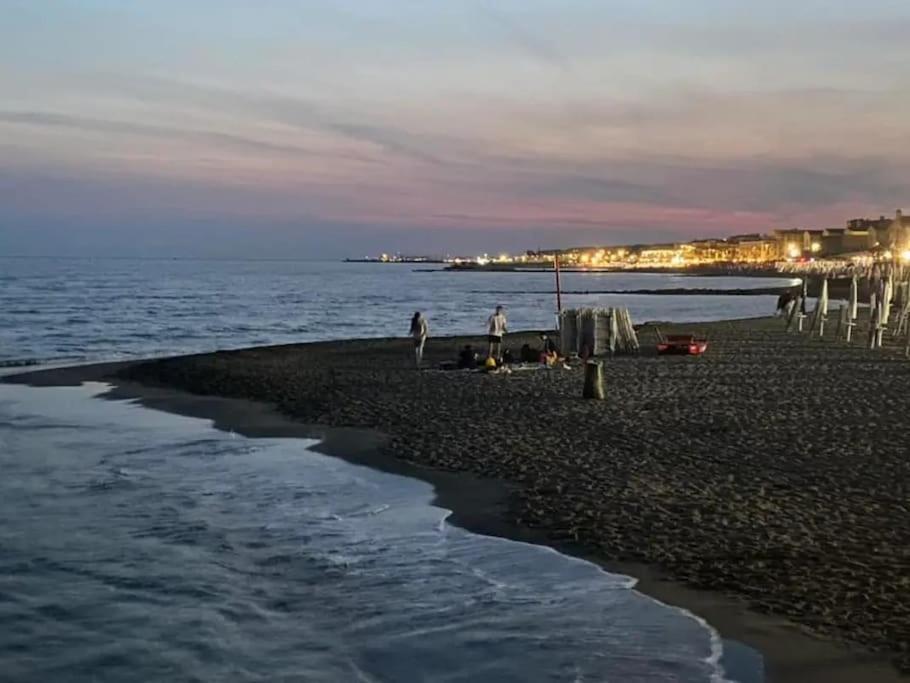 Sea Of Rome - Holiday Home Lido di Ostia Esterno foto